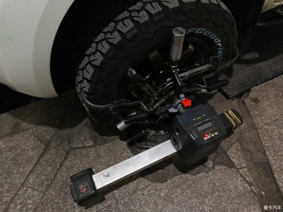 途达2021款2.5t柴油版越野视频,2021款途达四驱七座越野视频