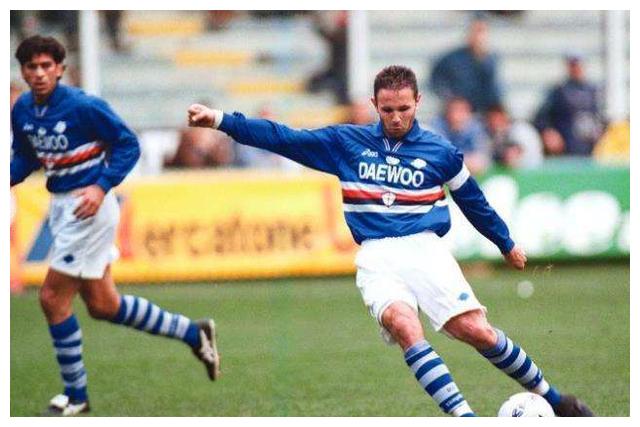 足球十大精彩进球贝克汉姆,任意球大师第四名贝克汉姆