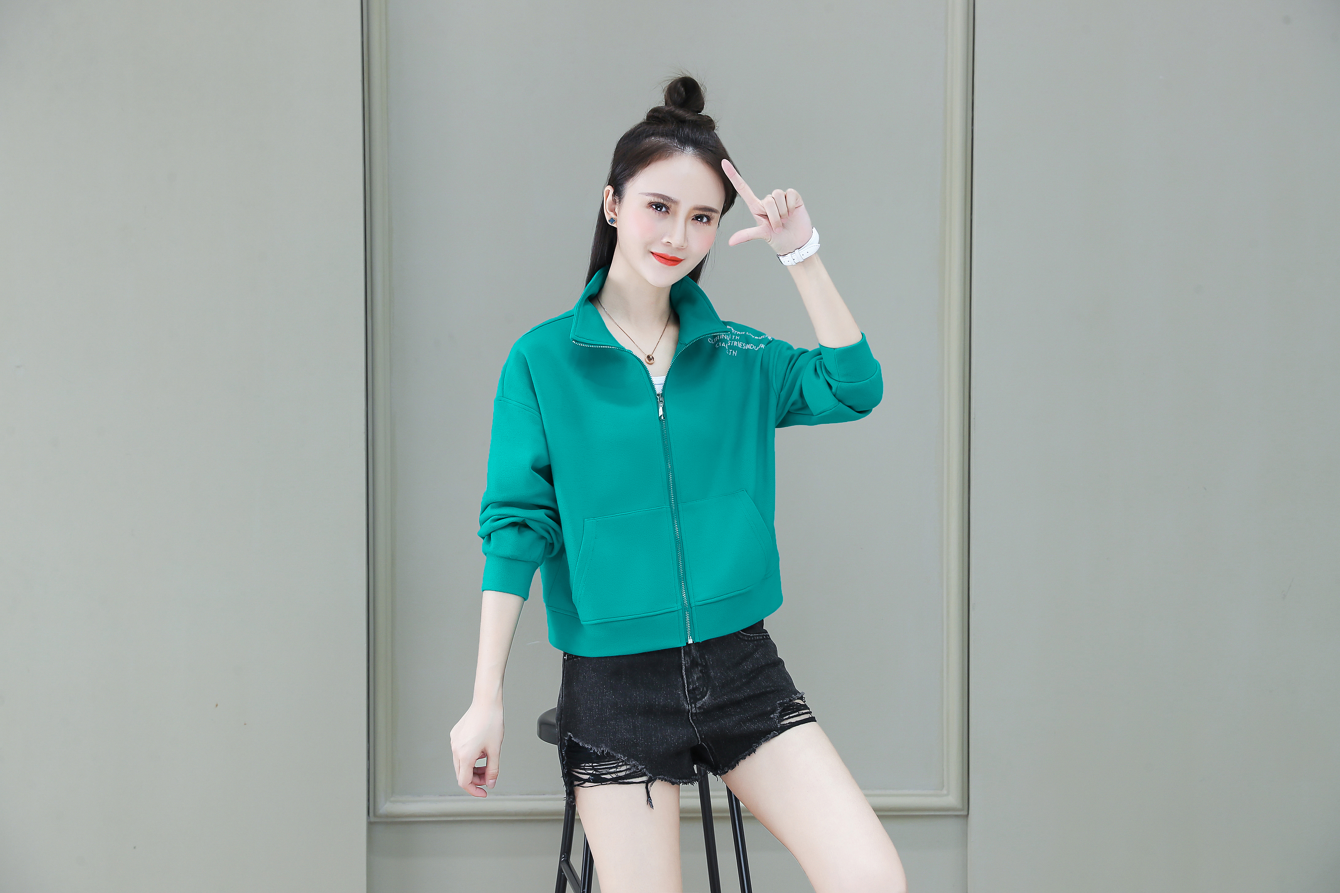 薄款卫衣女连帽夹克短款,薄款连帽卫衣外套女2022新款爆款