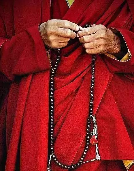 每一个佛珠都有一个故事,一串佛珠的真实故事