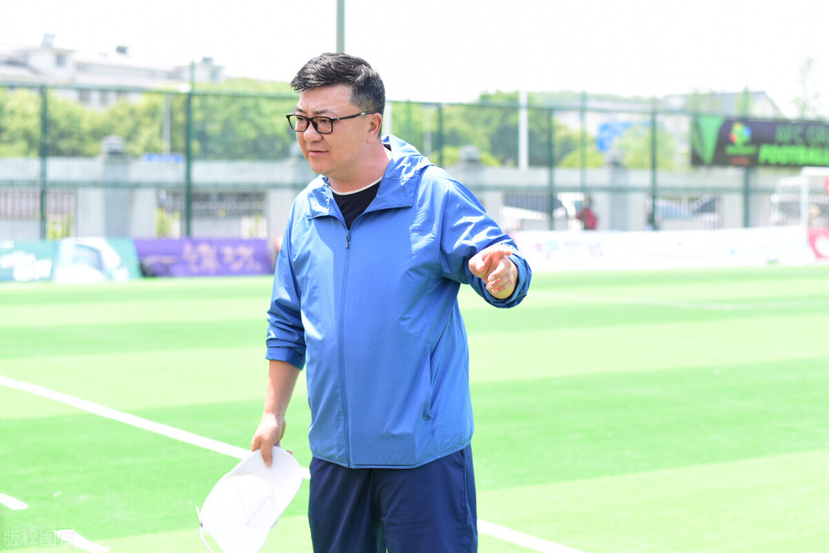 国足不胜，董大师再次大放厥词，人怎么可以这么无耻，真的恶心