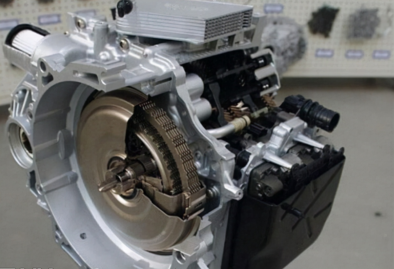 看看20年前的老皇冠，不得不感叹：现在的车质量真的*退倒**了