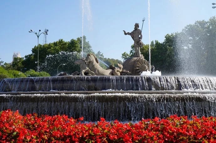 皇马VS马竞:争斗并不在绿茵场,而在这两个广场上