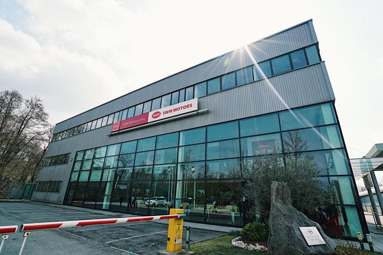 斯威g01打造的运动版车型,试驾新款斯威g01f