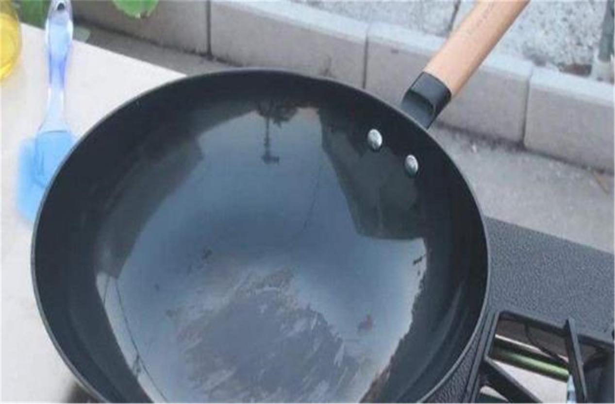 买回来的新锅怎么办,买回来的新锅要擦油吗