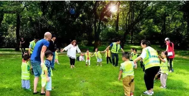 “土气”的休闲农业，正成为高端品牌争抢的“联姻”对象