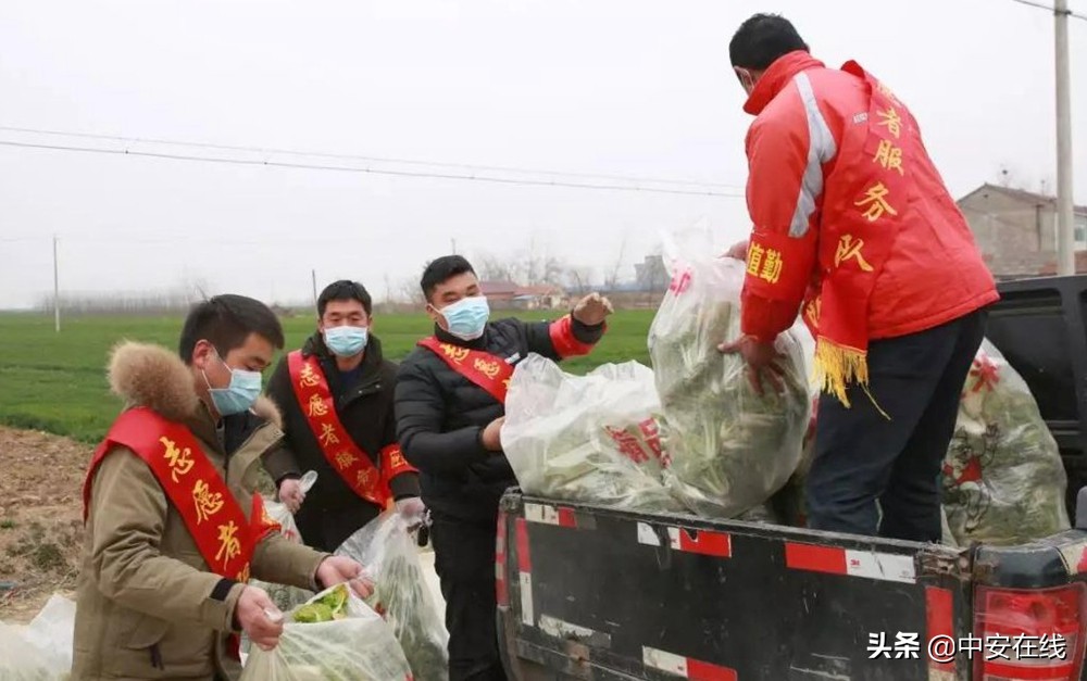 疫情期间邻里互助暖心故事,守望相助邻里和谐暖人心