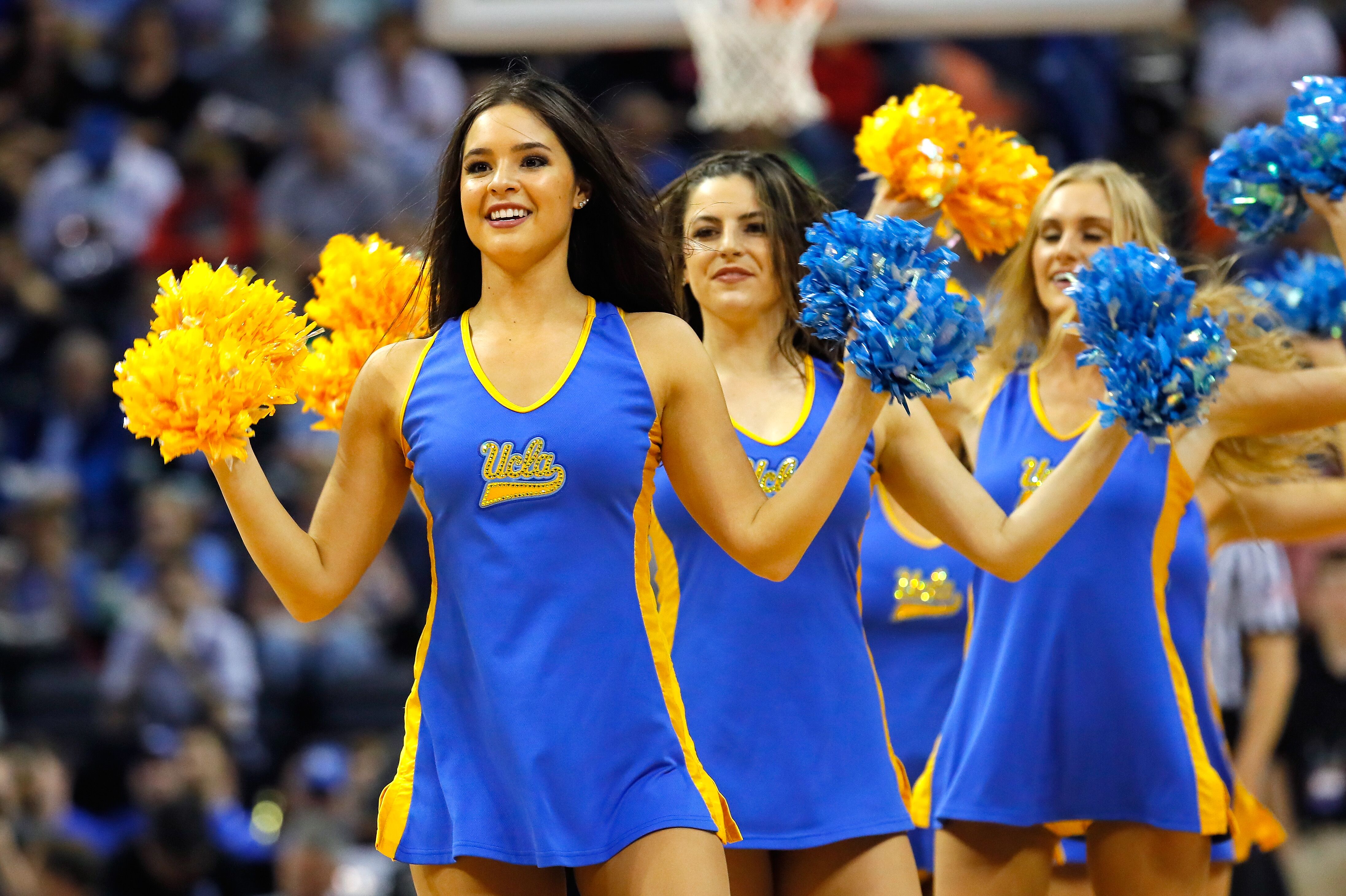 赛场内外尽显足球魅力,青少年足球场上拼搏瞬间图片