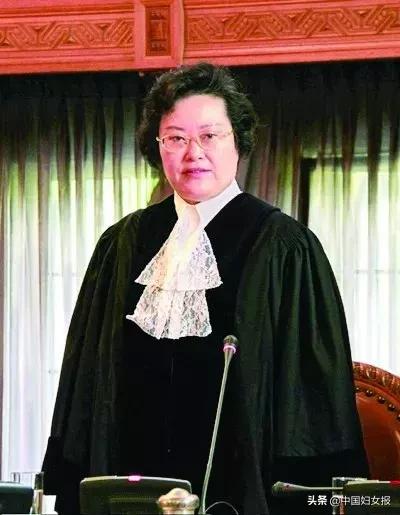 联合国国际法院法官！她进入了“双重的男人世界”｜新中国女性第一