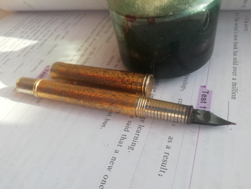 我的钢笔为什么这么散墨,钢笔生锈