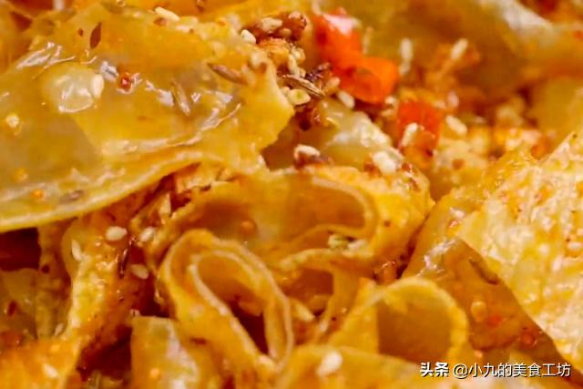 如何做辣条又干净又好吃教程,在家怎么做辣条吃的香脆