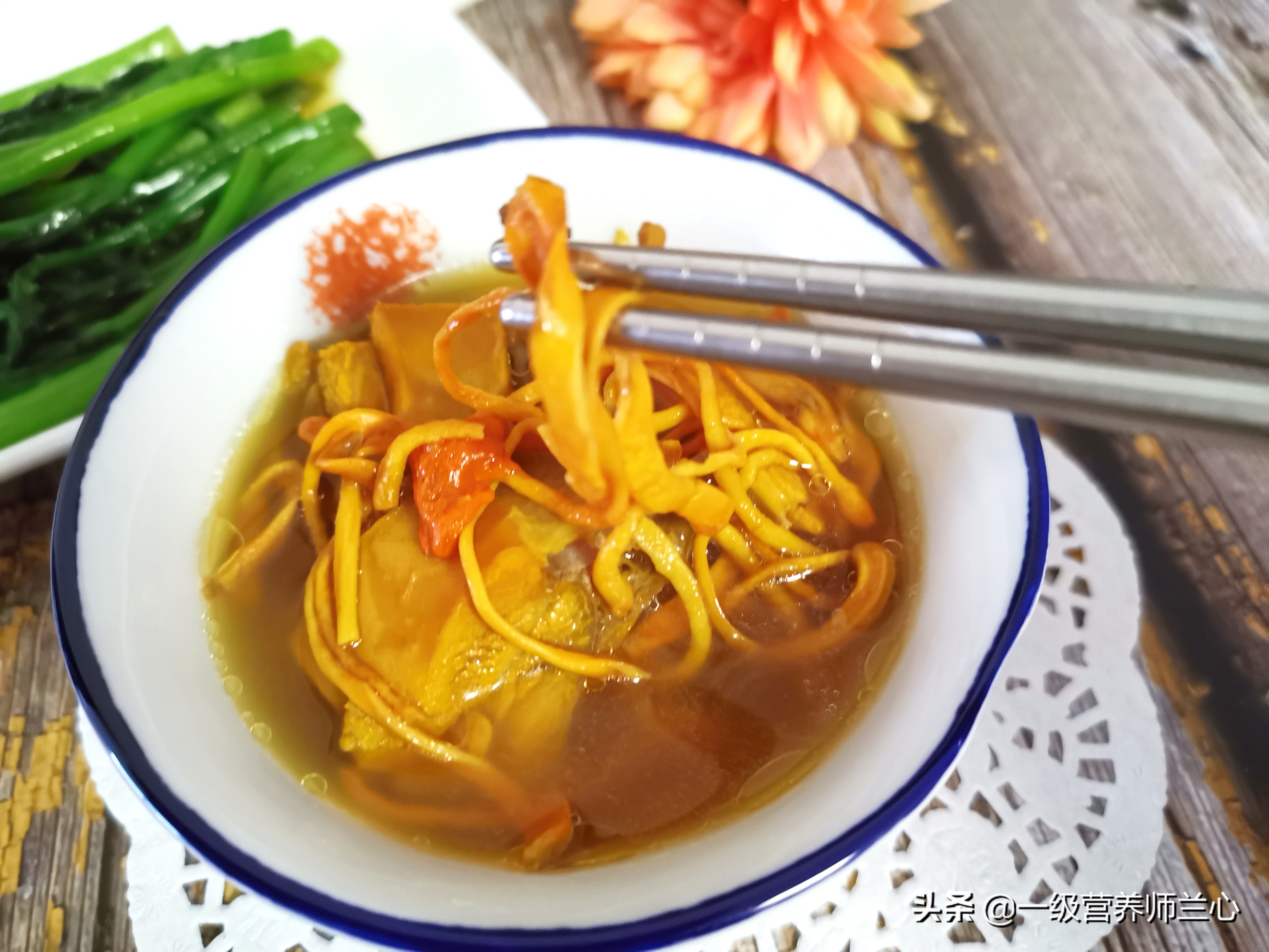 炖鸡汤鲜虫草花好还是干虫草花好,冬虫夏草和虫草花一起炖汤可以吗