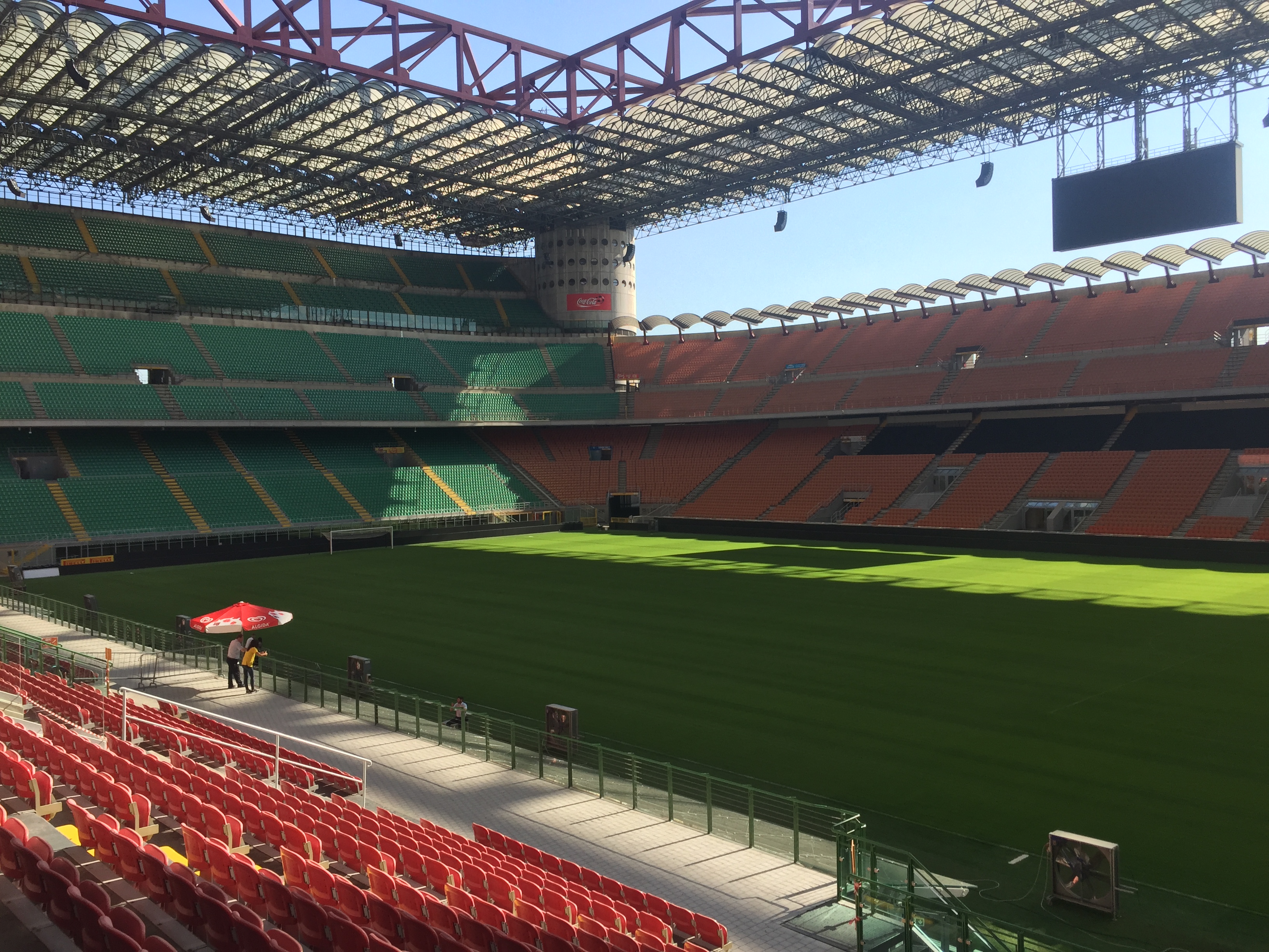 圣西罗红黑军团开场战歌,圣西罗战歌