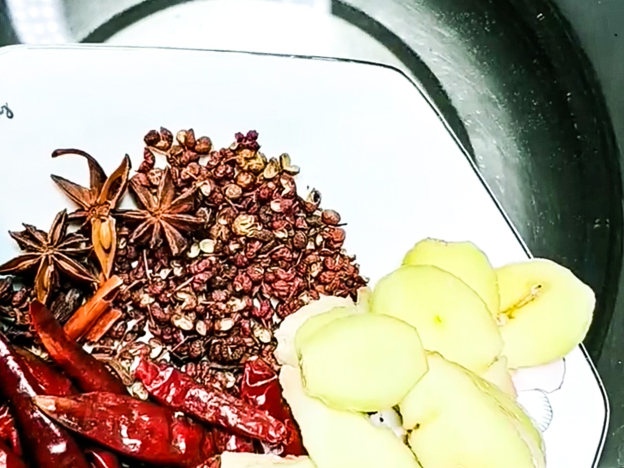 腌鸭蛋最简单做法不流油,怎么腌鸭蛋好吃又不容易坏