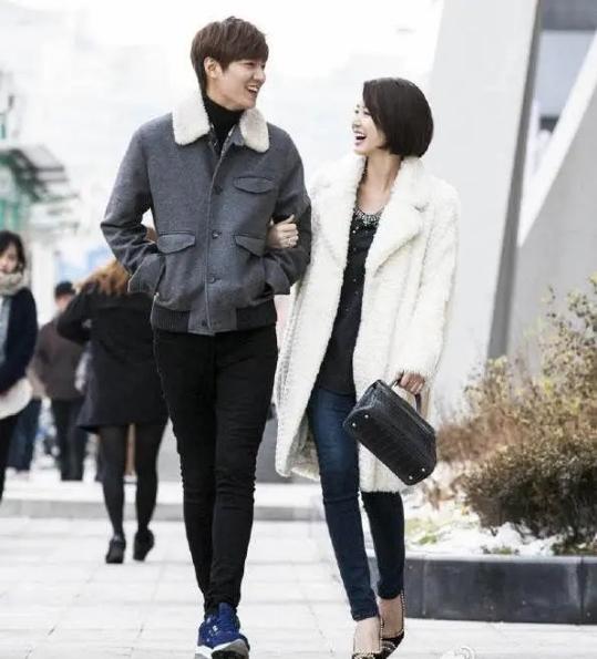 李敏镐现实中的妈妈近照曝光,李敏镐和妈妈的照片