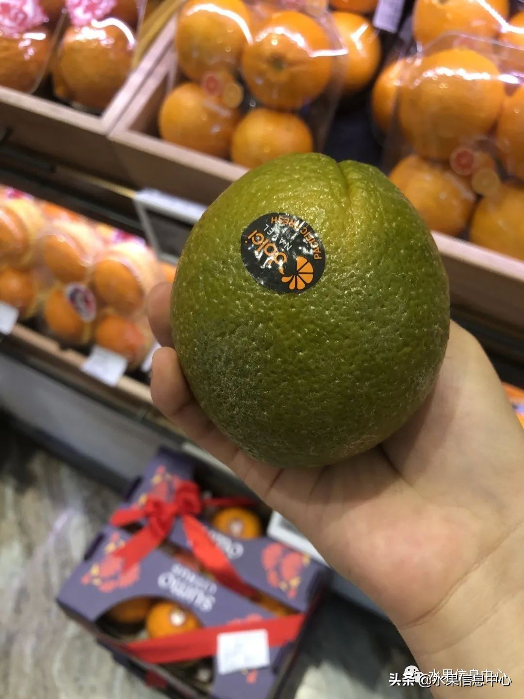 中秋节前，走访两家水果零售店，水果标准化在这里体现的淋漓尽致