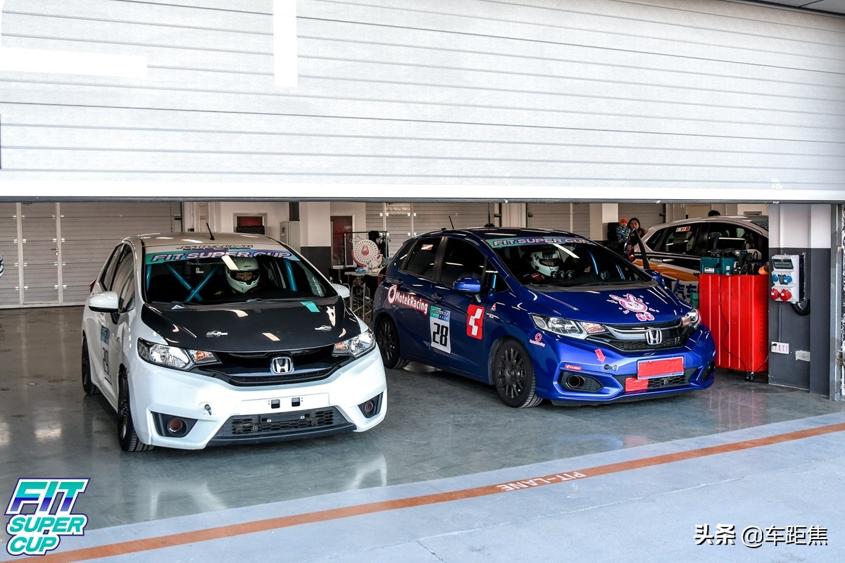 工薪族自费玩赛车靠不靠谱?飞度杯比赛轻体验