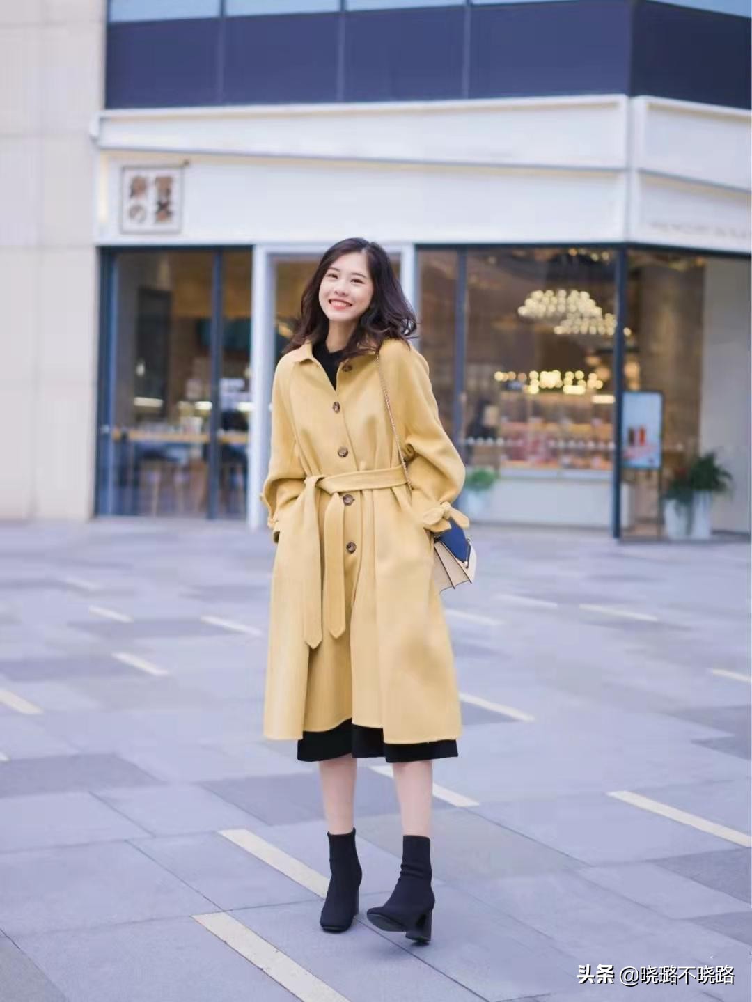 怎么样穿风衣才显得很有气质,穿风衣的高级感