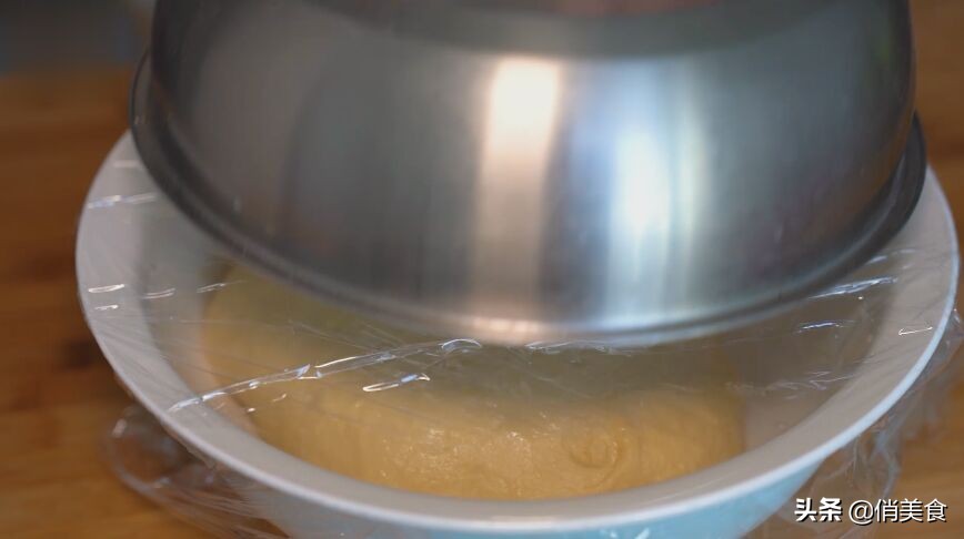 1碗面粉2个鸡蛋教你怎么做小油条,油条面粉怎么做又蓬松又脆又好吃