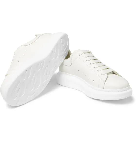 开车不可穿什么鞋,开车穿的小白鞋网布