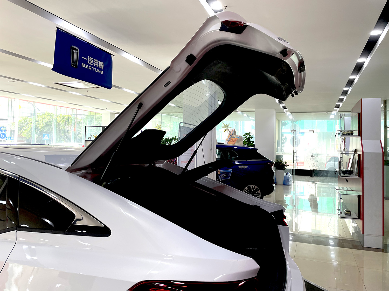 2022款奔腾b70颜值,静态体验了新出的第四代奔腾b70