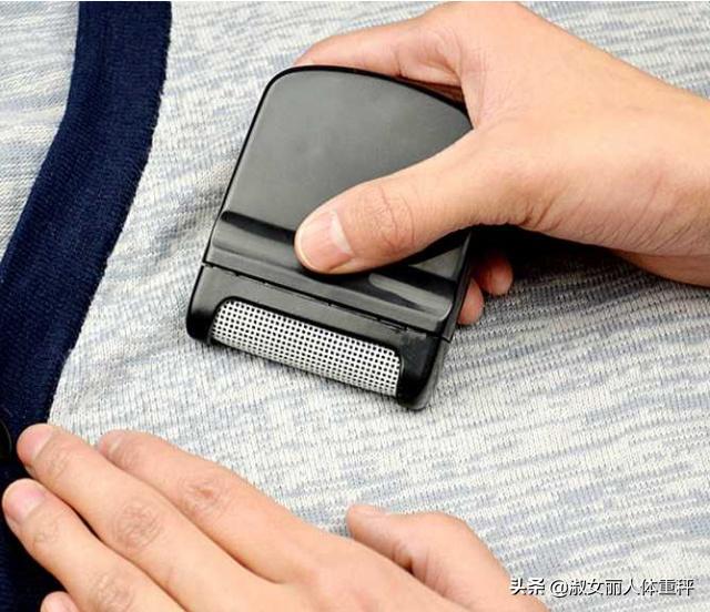 女人不管多大年龄少穿这5种颜色,女人不管年龄多大别总穿黑色