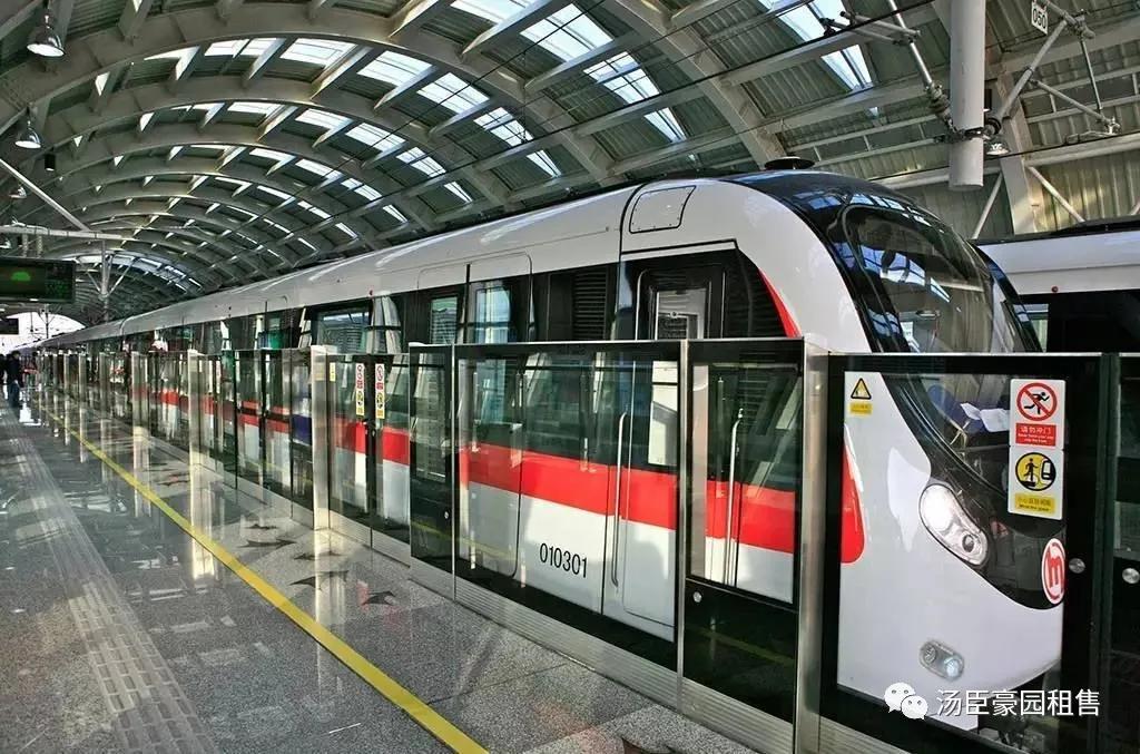 张江汤臣豪园四期新出精装修三房,业主自住保养不错,诚售1800W