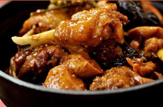 电压力锅和电饭煲哪个更实用一点,买锅买熟铁好还是买铁的好