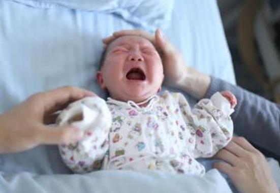 宝宝用湿巾纸擦屁股好不好,新手爸妈给宝宝擦屁股