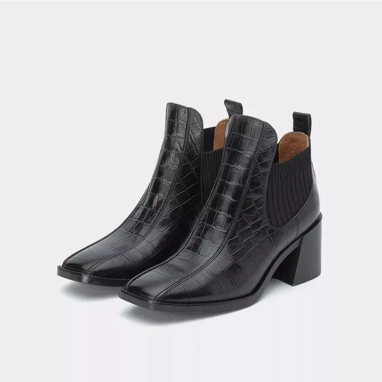 春夏值得入手的10款鞋子,秋天最时髦好穿的鞋这4双必买