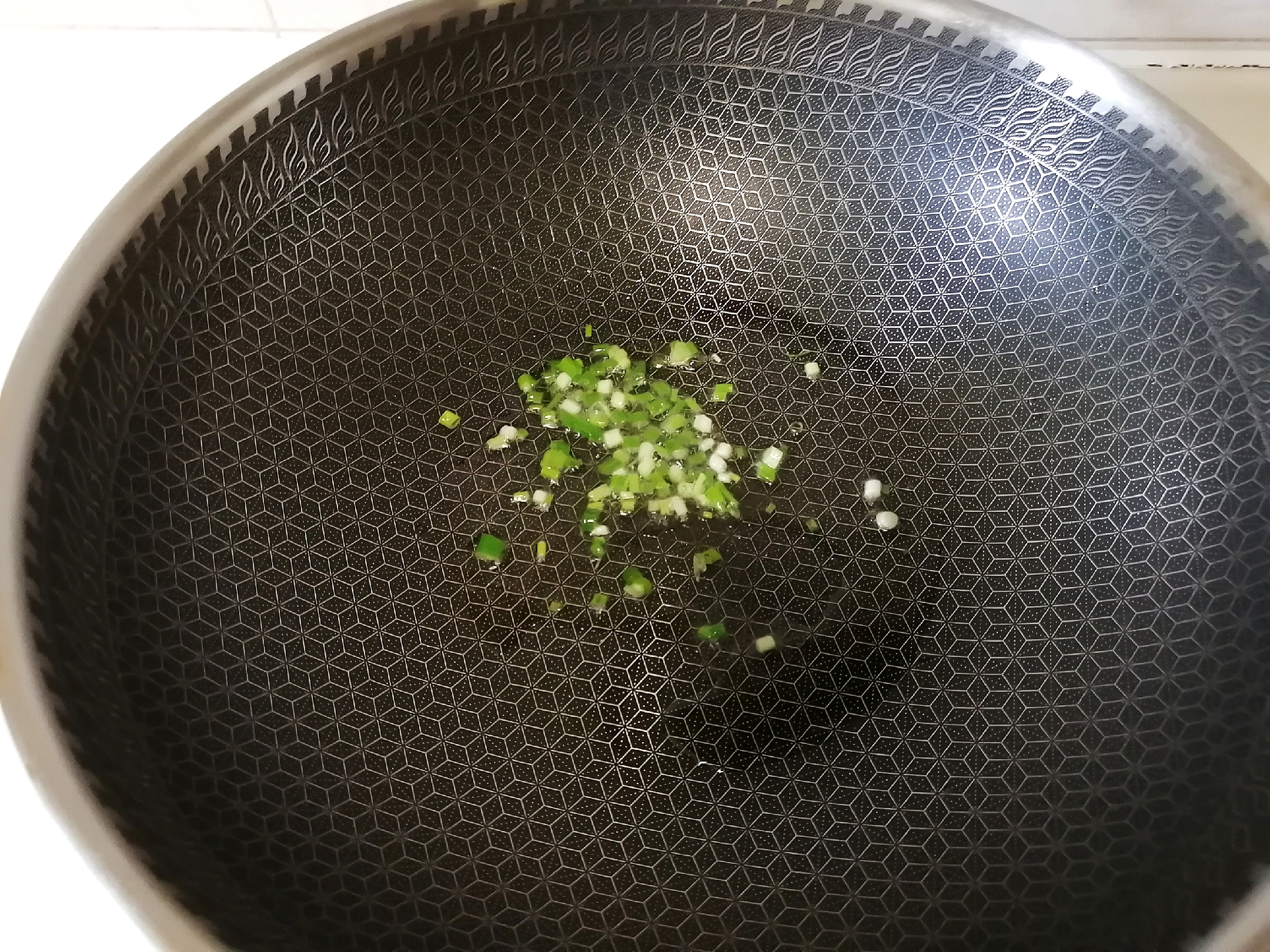 白米饭吃腻了怎样解决,白米饭鱿鱼炒饭