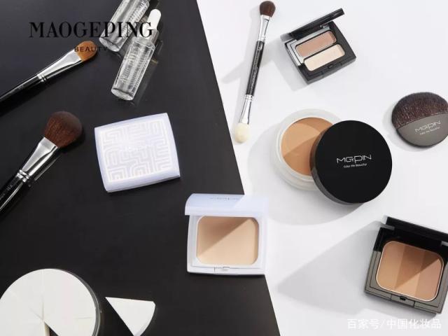 毛戈平化妆刷粉底液怎么样,毛戈平除了化妆还会什么