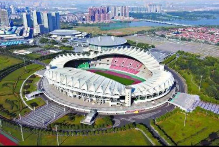 武汉卓尔新球场,武汉卓尔专业球场效果