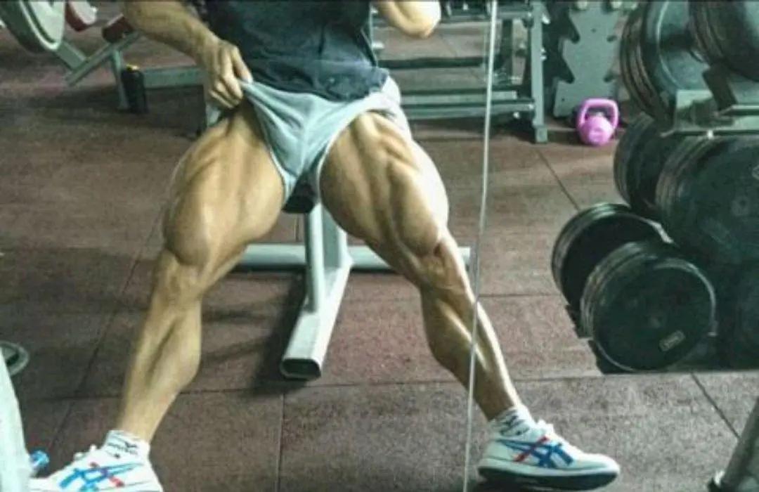 小鹰抱摔连胜28场创UFC历史,然而还有一尊跤神,连胜竟高达887场