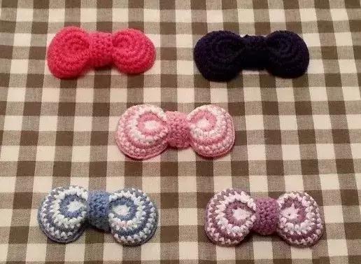 小的蝴蝶结发饰系法,小小的蝴蝶结钩织