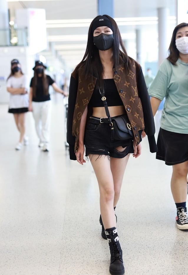 32岁文咏珊视频,文咏珊20岁装扮