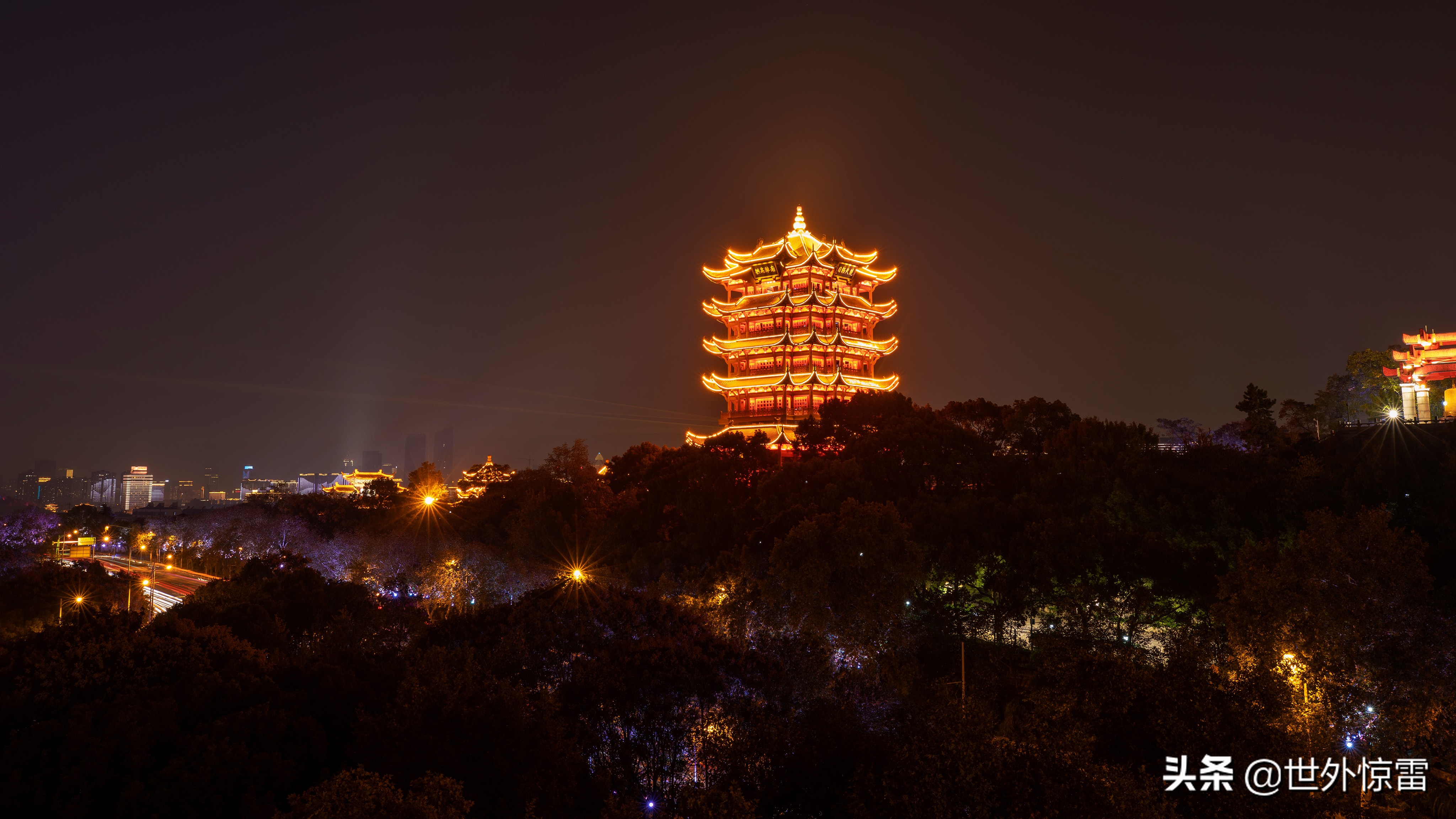 武汉黄鹤楼夜景灯光秀,武汉黄鹤楼摄影攻略