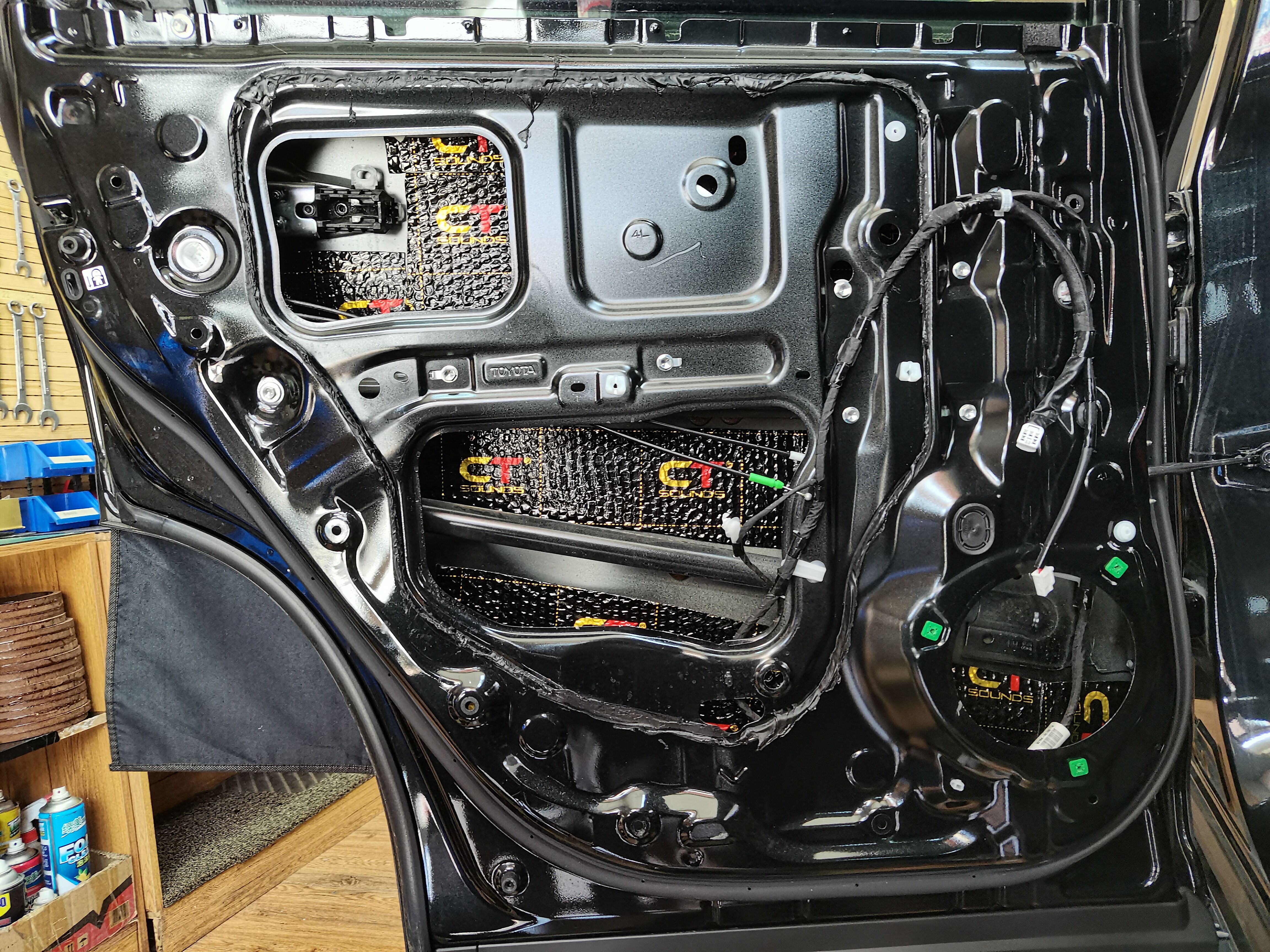 丰田汉兰达音响坏了,汉兰达2.5l双擎四驱尊贵版音响