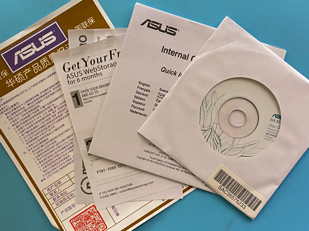 侧透机箱能装光驱,外置光驱在机箱外面放置的光驱