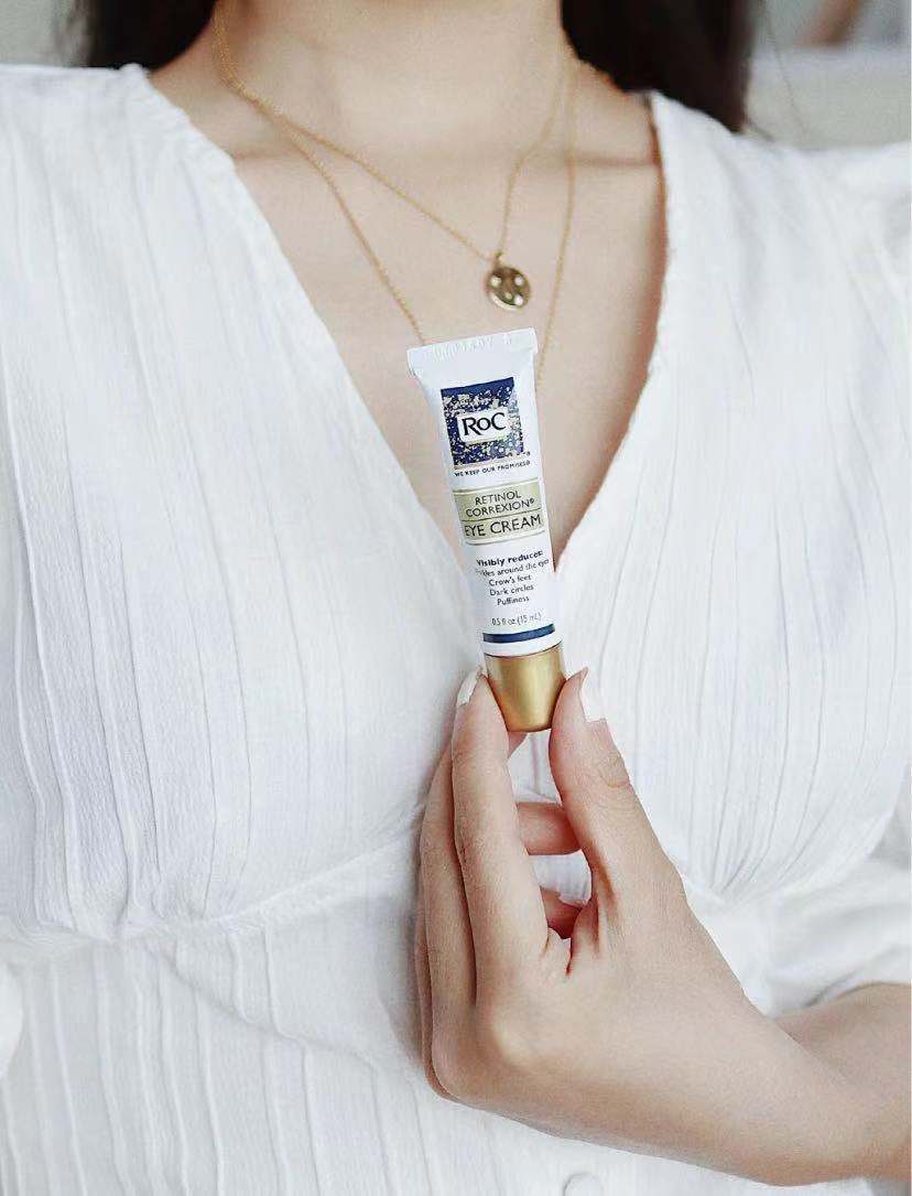 淡化眼周皱纹推荐哪一款大牌眼霜,伊诗兰顿小棕瓶眼霜适合什么年龄