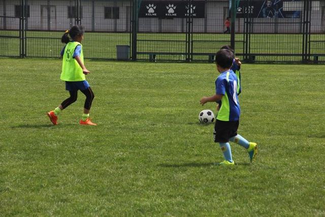 为梦想而努力青少年足球活动昆明,昆明少年足球训练营