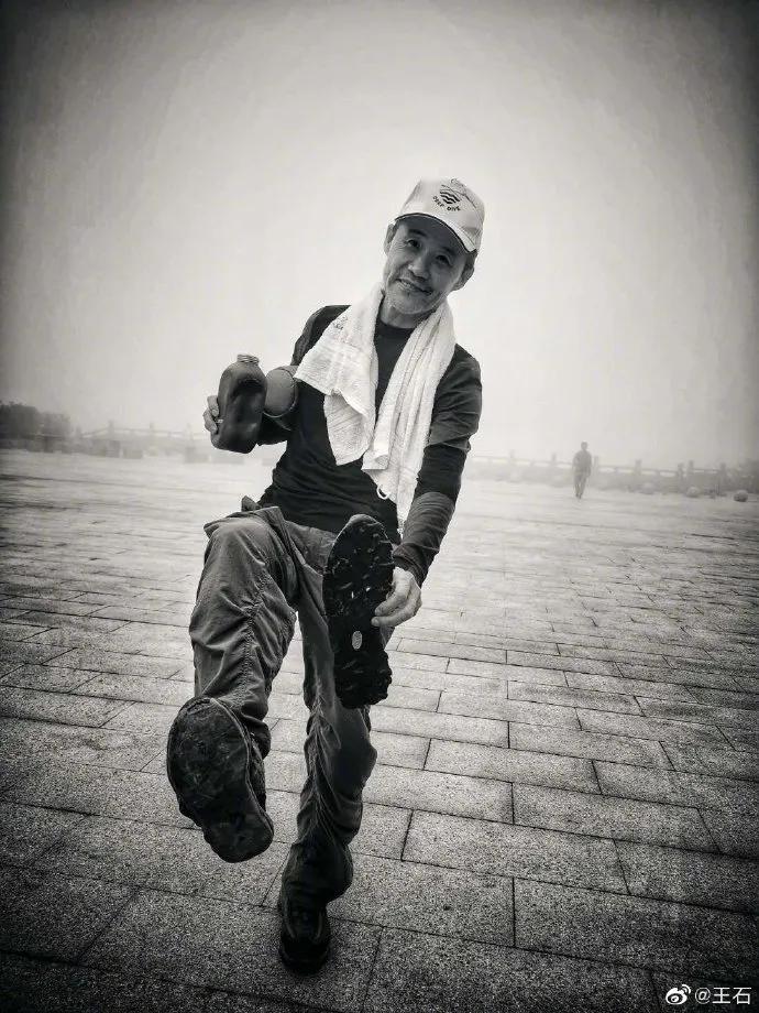 王石说疫情,69岁王石玄武湖晨跑5公里