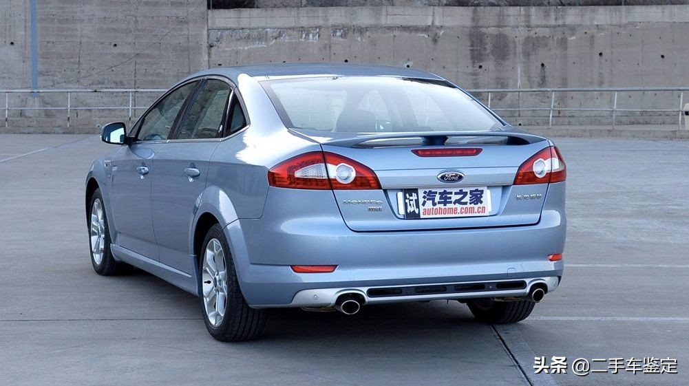 你觉得这款车的门柱焊点正常吗？难道门柱焊点不应该是排排站吗？