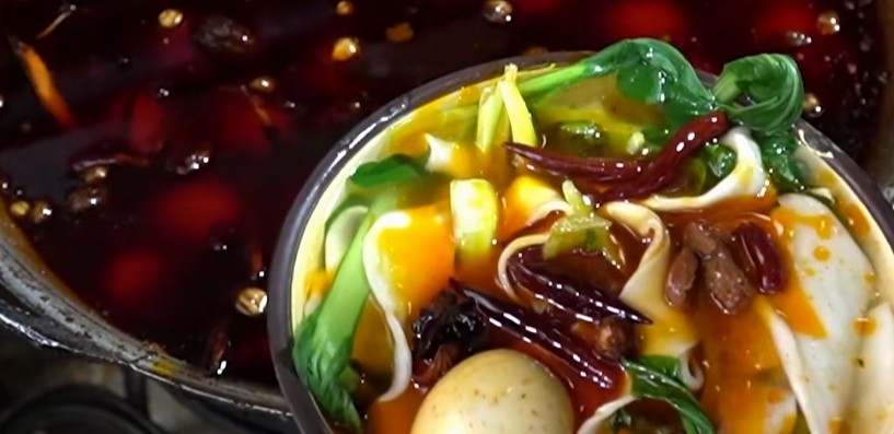 安徽卖板面的小姐姐,安徽女人卖板面