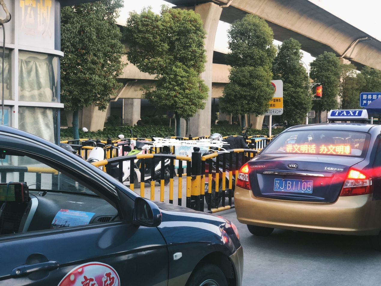 跑滴滴夜里挣钱还是白天挣钱,白天跑滴滴晚上代驾月入多少