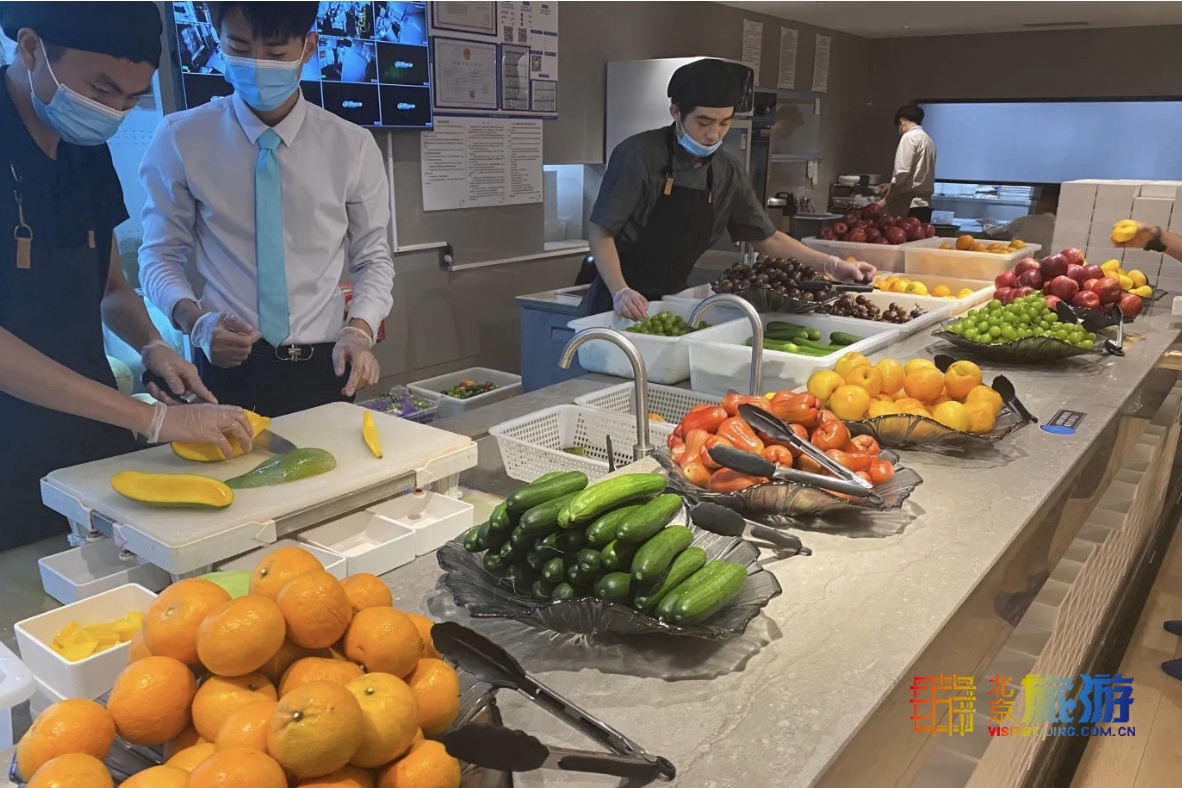 温暖天气泡温泉,冬季日式露天温泉