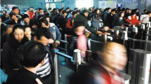 姹熸箹鎴愰兘鍎垮コ,鎴愰兘鐨勬睙婀栧効濂充竴鍗婂湪涔濋緳