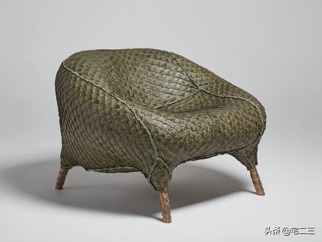 从KAWS、村上隆到草间弥生,为什么潮玩艺术也进军家居界了?