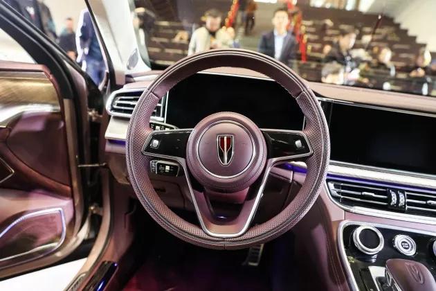 敢在人民大会堂开发布会的品牌看完我大写的服了