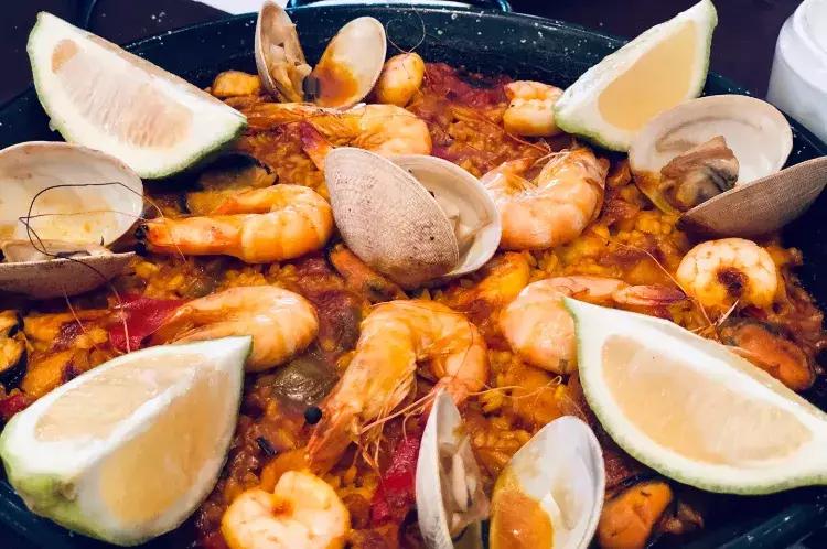 非洲的“后花园”在中国爆红，这个国家简直是“好色者”的天堂